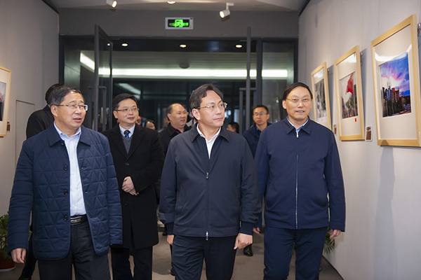 省委教育工委书记,省教育厅厅长李江来校调研指导
